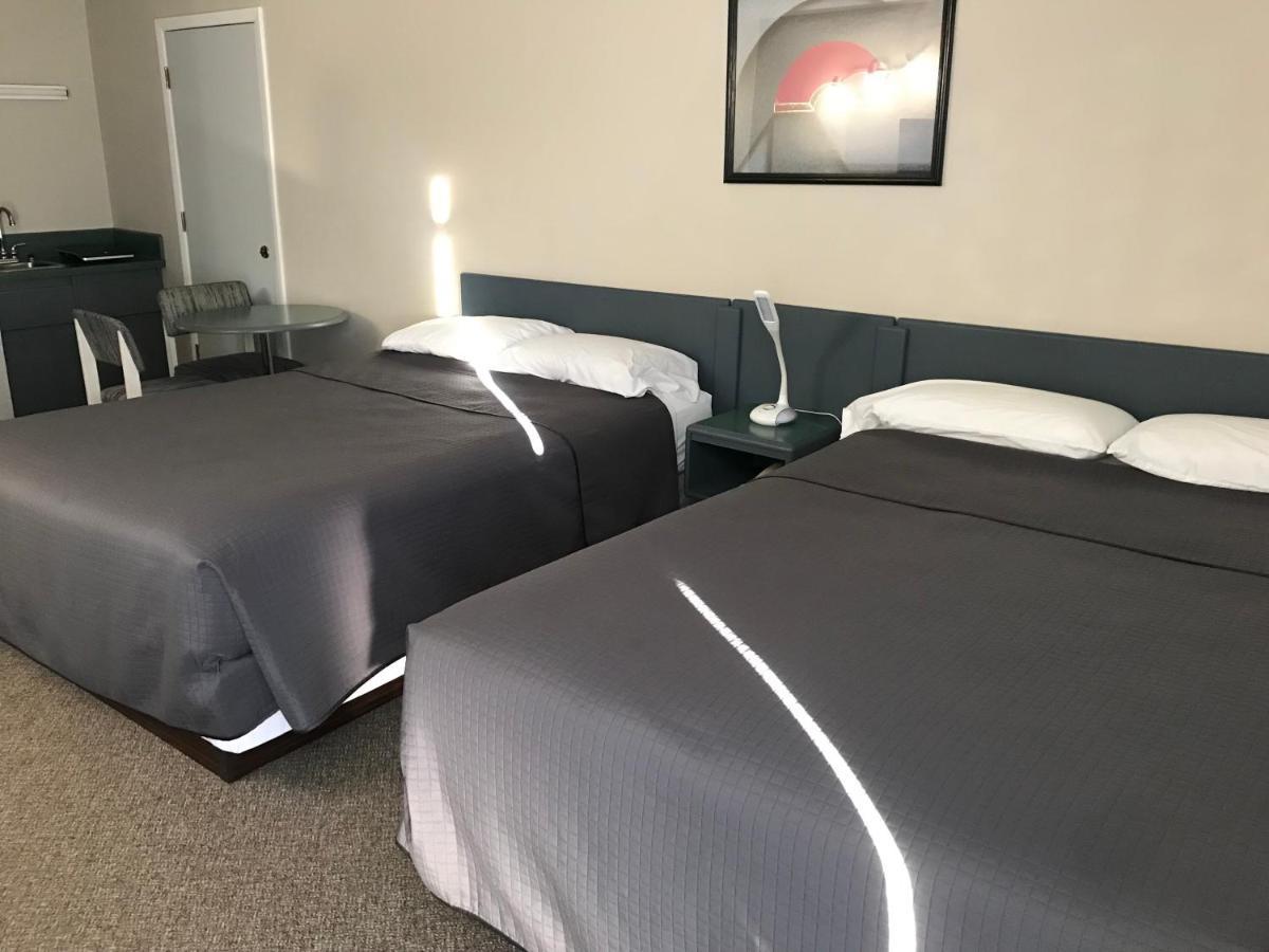 Plains Motor Inn Stettler Luaran gambar