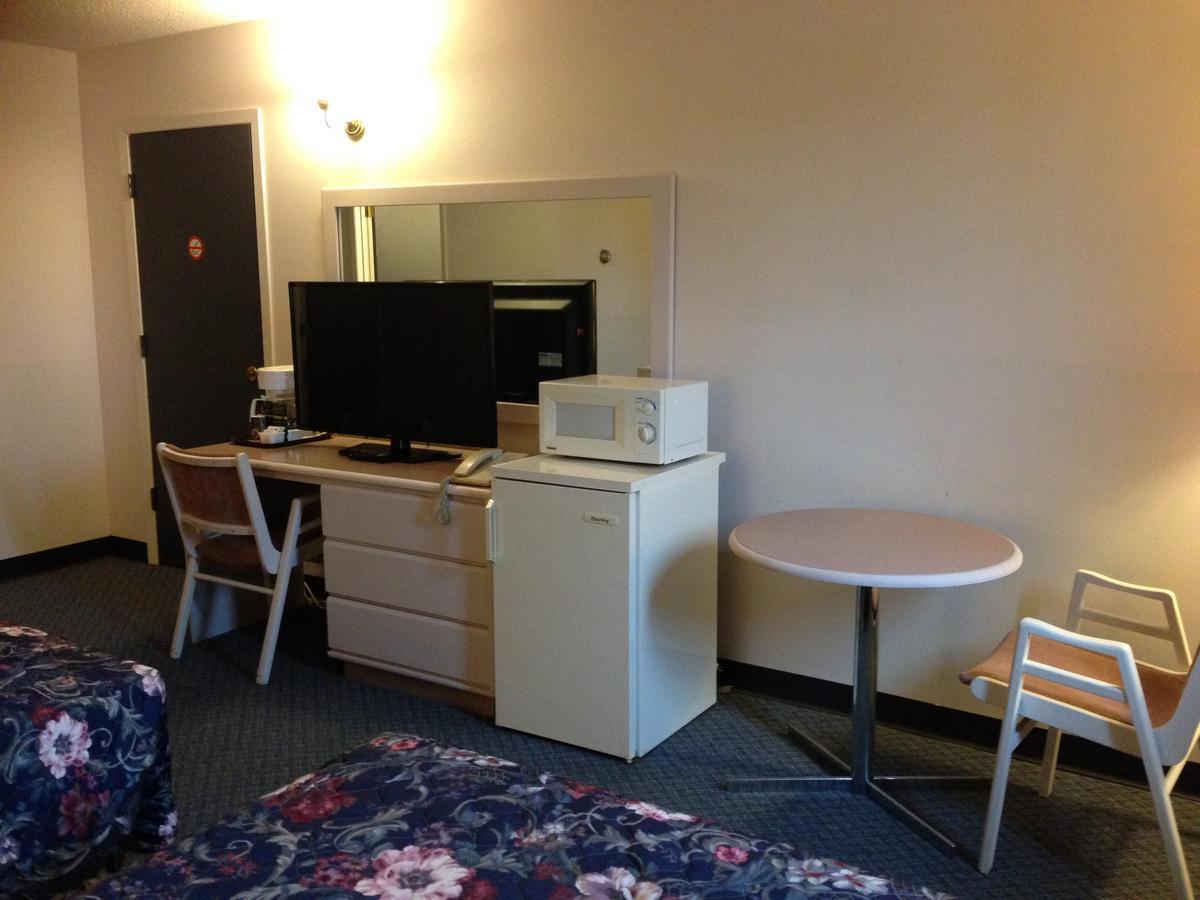 Plains Motor Inn Stettler Luaran gambar
