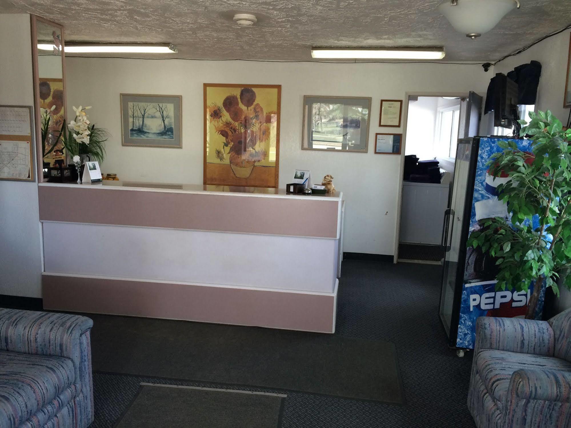 Plains Motor Inn Stettler Luaran gambar